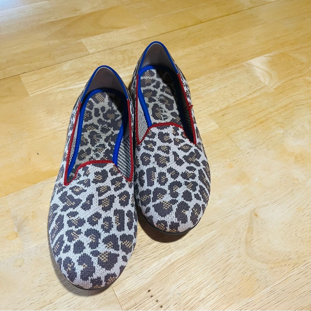 Rothy’s The Loafer in Mocha Leopard Print Slip-On Shoes with Red Trim Sz 8
